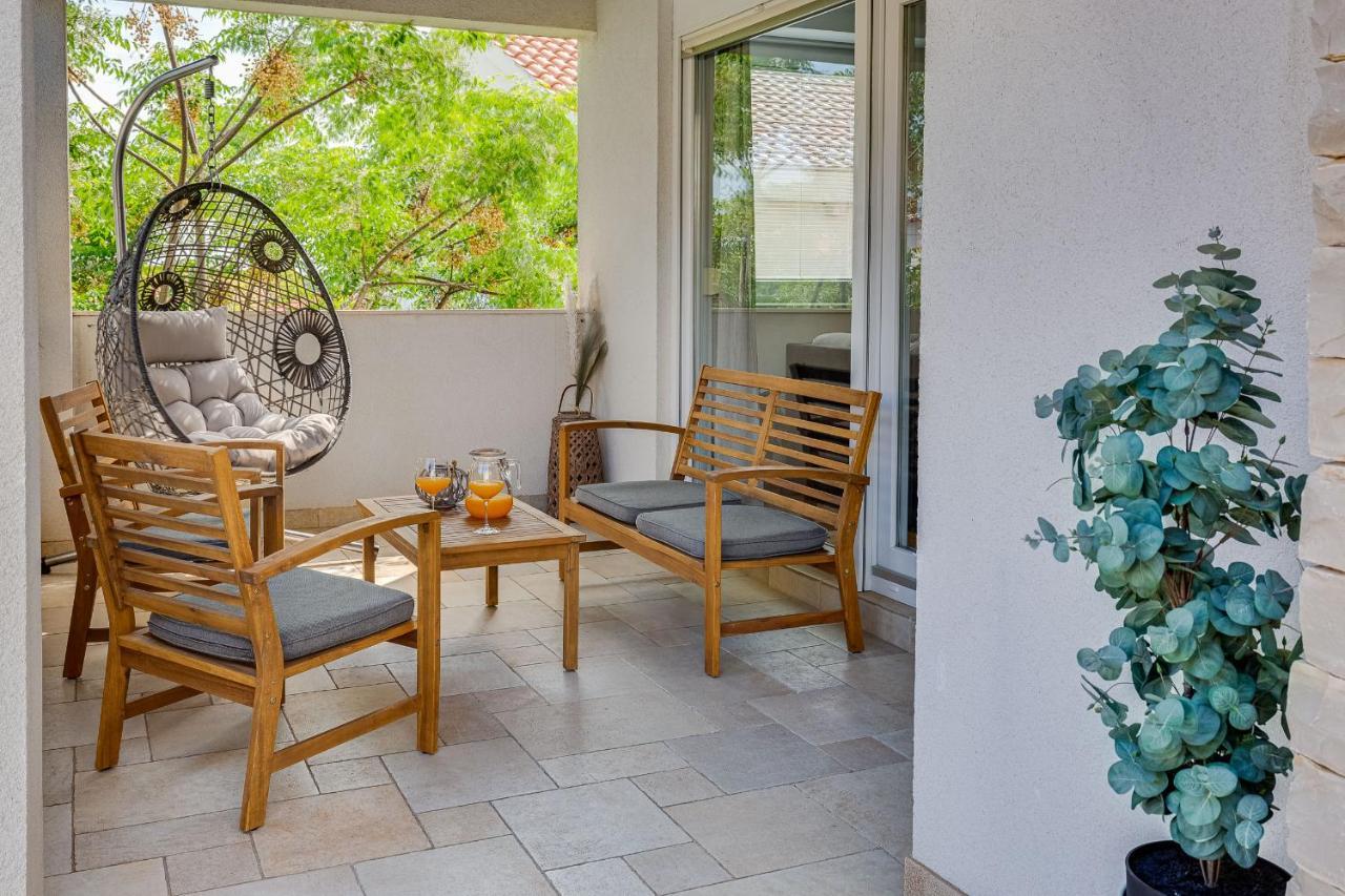 Apartments Juraj Petrčane Extérieur photo