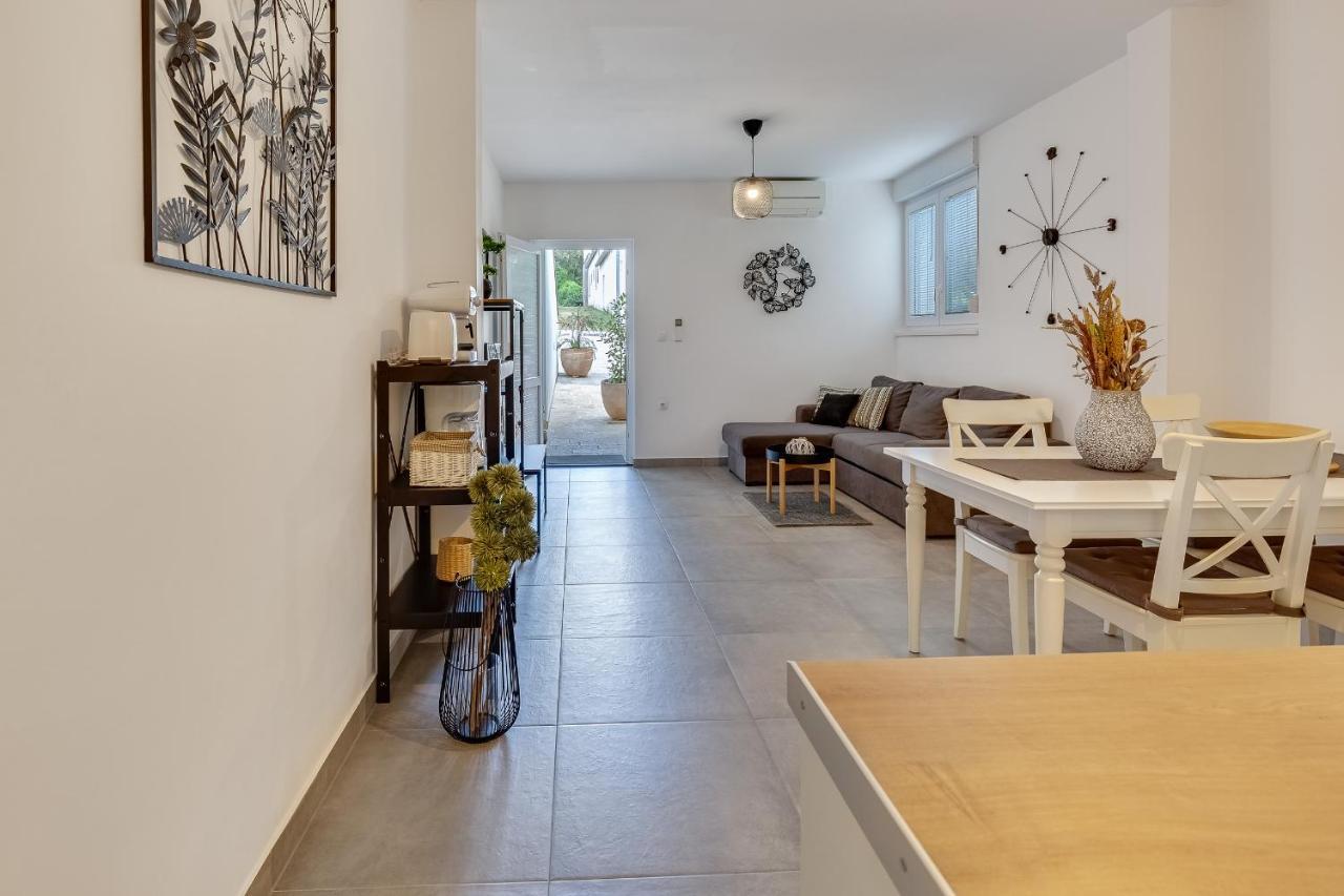 Apartments Juraj Petrčane Extérieur photo