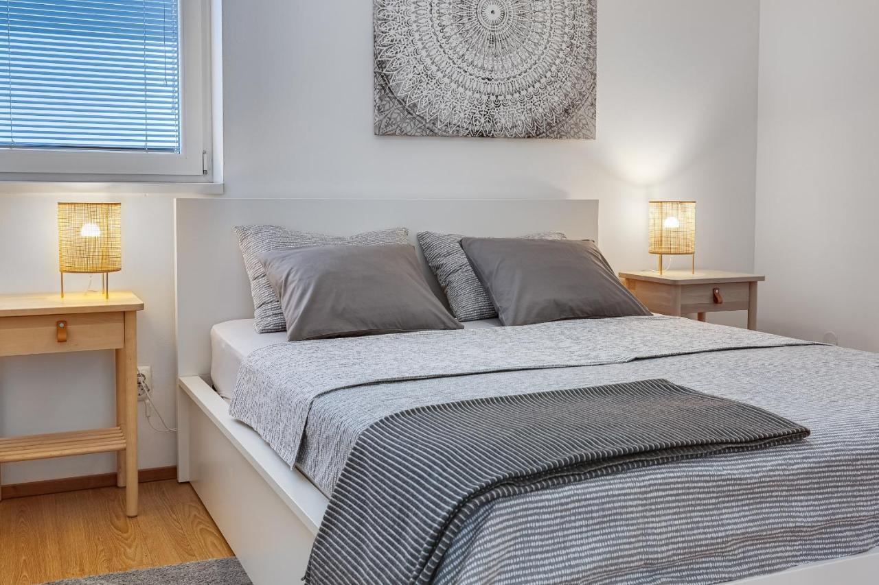 Apartments Juraj Petrčane Extérieur photo