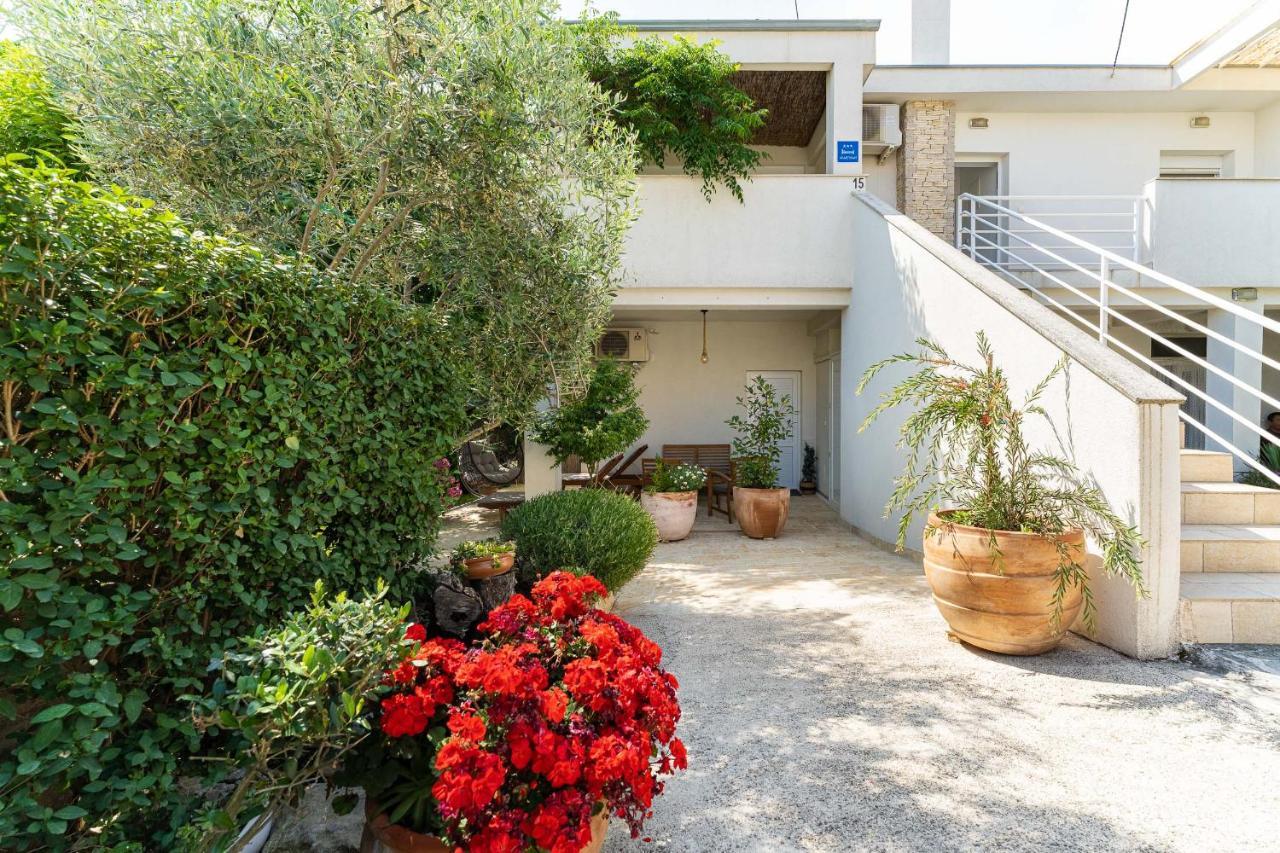 Apartments Juraj Petrčane Extérieur photo